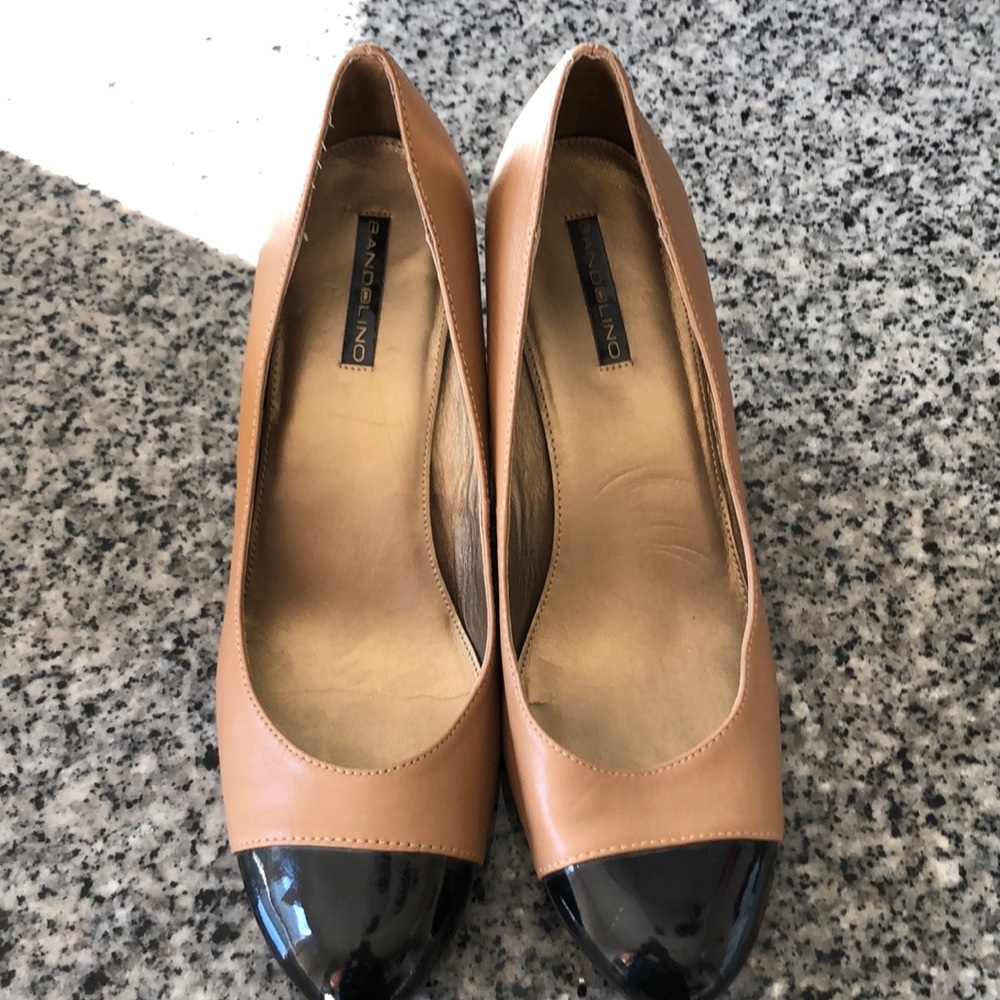 Bandolino cap toe wedges
